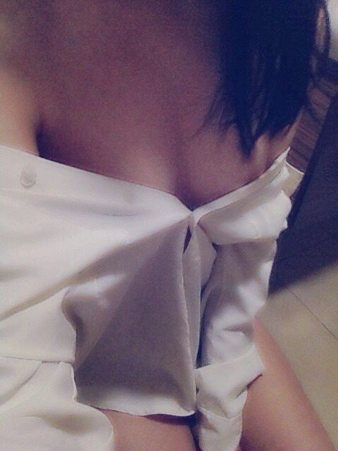 hsexh:  littlepanzl:  为了你们我可是衣服都湿了，冻的我哟…… porn pictures