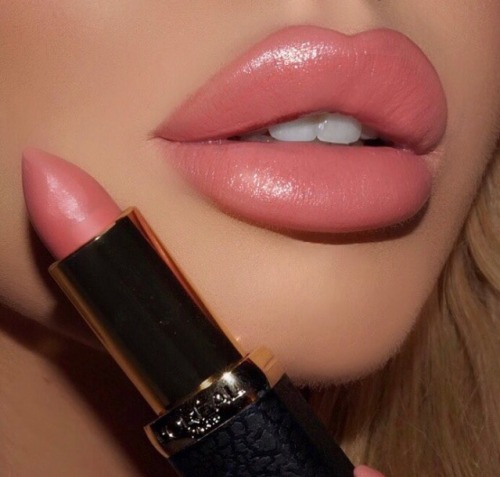 bimbotrainingacademy:  Two shades currently in vogue at the Bimbo Training Academy.