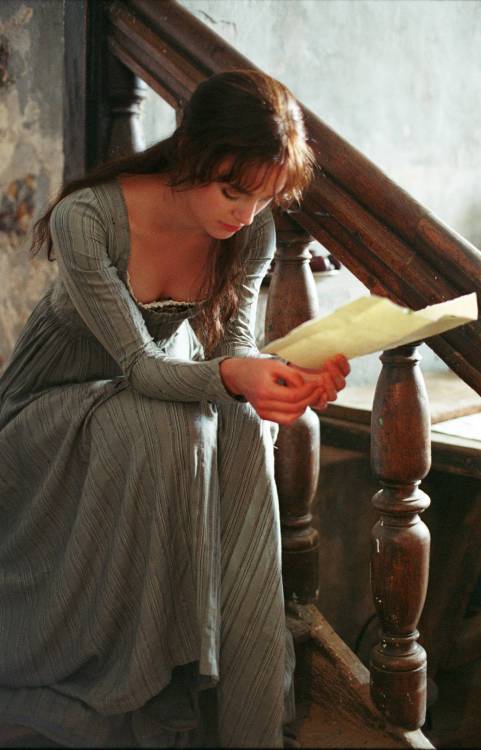 Keira Knightley as Elizabeth Bennet in Pride and Prejudice (2005). Elizabeth plays the pianoforte po