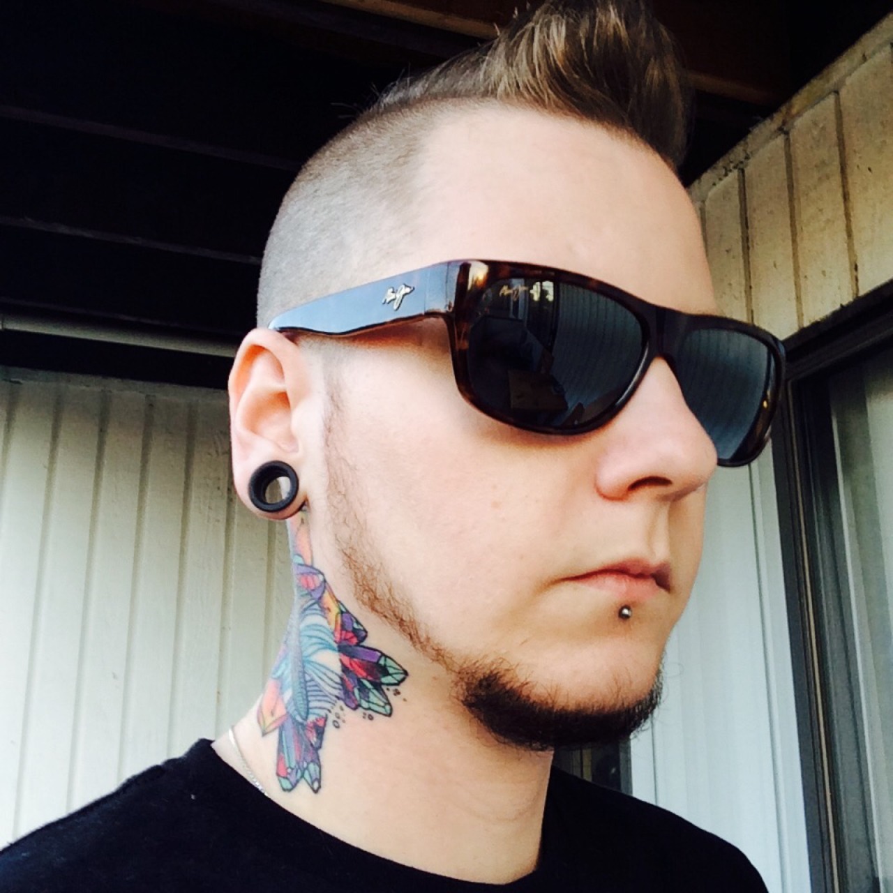 queerbeards-snapbacks-n-tattoos:  Fresh hair cut, finally said goodbye to the top