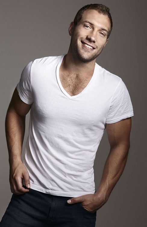 bro-mo:  broswithoutclothes:  Celebros Without Clothes: Jai Courtney edition      (via TumbleOn)