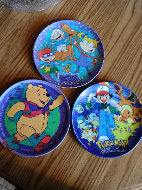 90s-2000sgirl:  Some of my old Lunchboxes, Thermos, and plates.