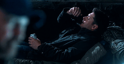 frozen-delight:SPN Parallels: Dean wiping his eyes with the back of his handDean […] is grumpy and s