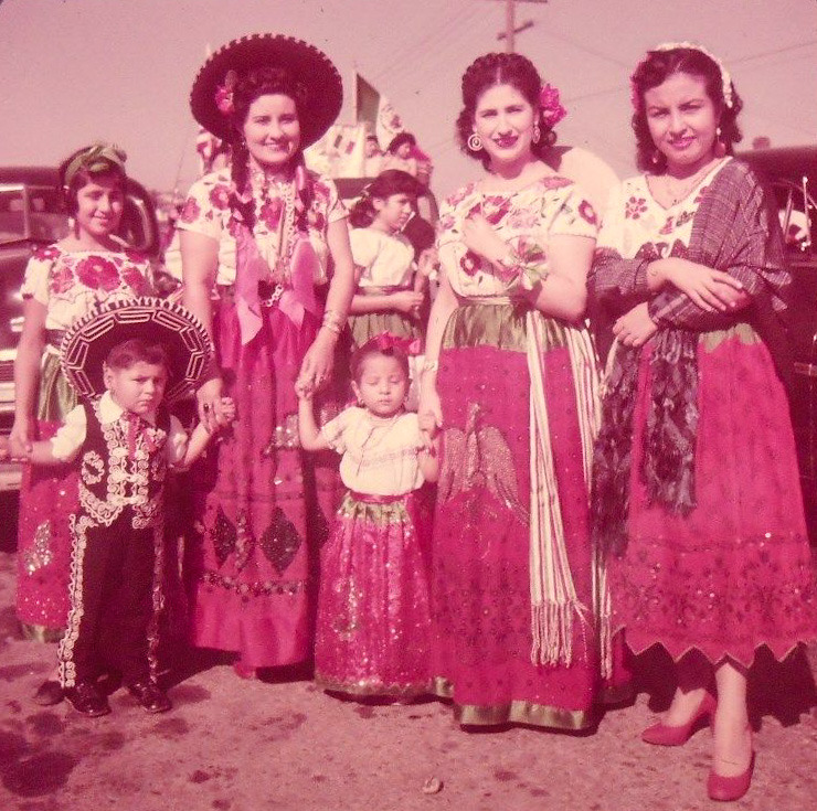 girl-o-matic:  L.A. Mexican Fiesta festival - c. 1940s - 1950s 
