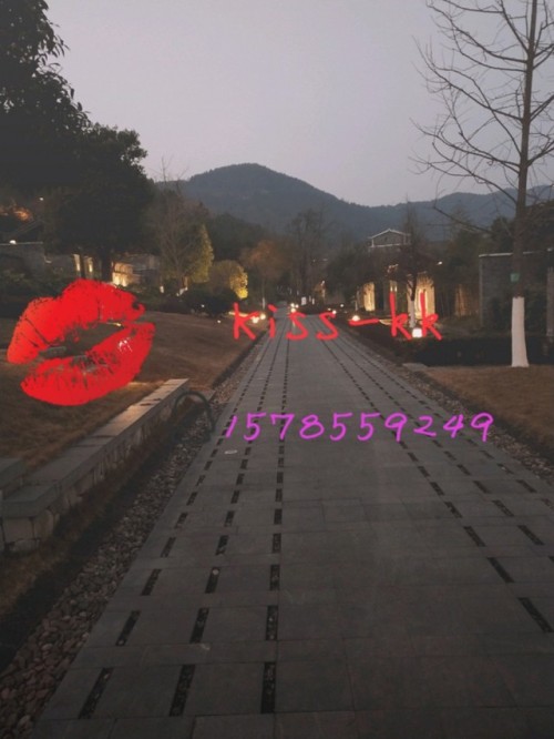 sex-slaves-kk: 冬季露出，身体很冷 内心却很火热––淫犬KK