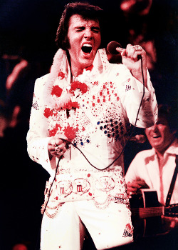 princefromanotherplanet:    Elvis Presley, Aloha from Hawaii, 1973.  