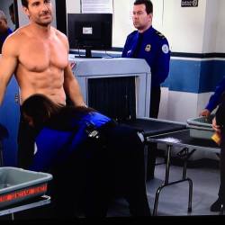 Tellavisionow:  Ed Quinn As Randy In 2 Broke Girls - Episode:  And The Rom-Commie