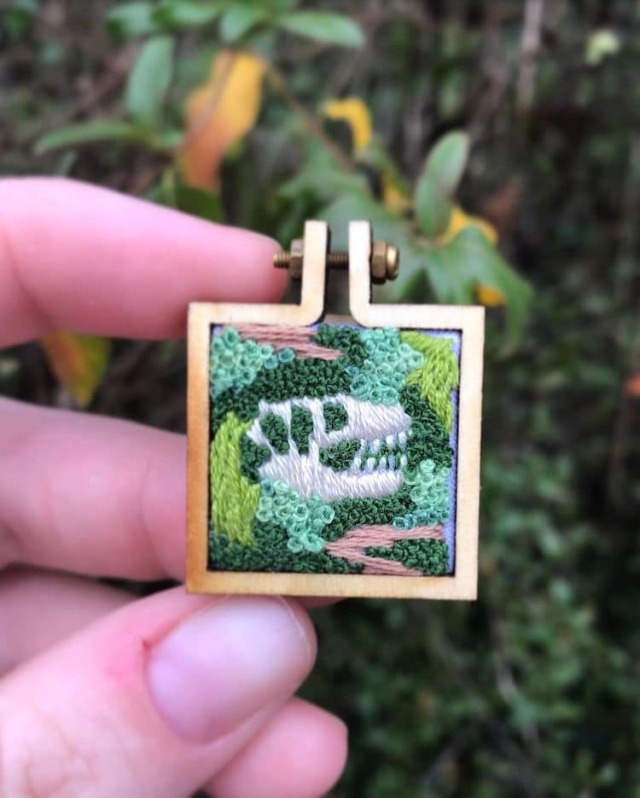 escapekit:Embroidered Fossils North Carolina-based self-taught artist Rachel Crisp