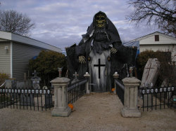 hhighfivesforlowlives:  mrsbro0klyn:  blogging-at-ur-funeral:  sixpenceee:  This halloween decoration makes a statement during the day and night! (Source)  get u a man who can do both  This will be my house when I have one and it will look like this year