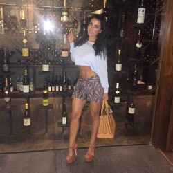 ig-ba:  Wine wine wine 🙌🏽🙌🏽🙌🏽😋🍷 #weakness #winetaste #stop 📸🎊 by jessicacanizalesvip instagram://user?username=jessicacanizalesvip 