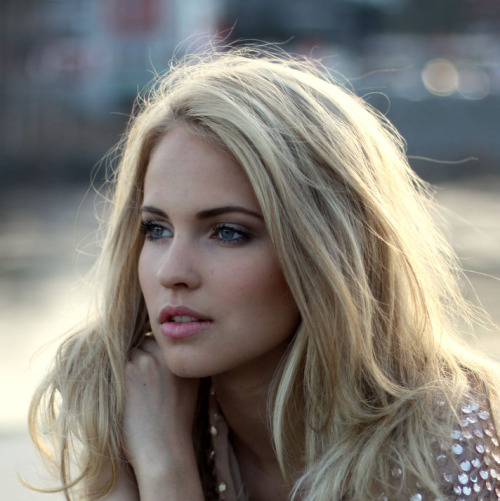 pretty-babez:  Pretty babe 