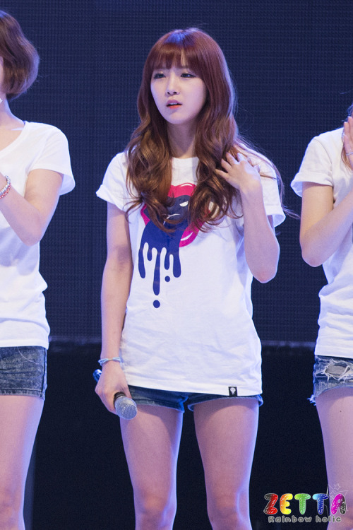 visualglow: 05/16 Hyun Young fantaken @ Sejong University Festival by Zetta