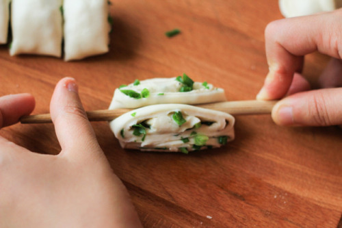 foodffs:Steamed Scallion Buns - Hua Juan Follow for recipes Is this how you roll?