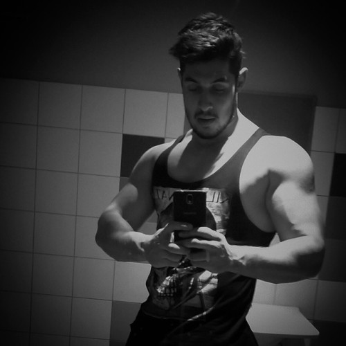 Porn Bulk Phase.. Loading.  #bulk #nopainnogain photos