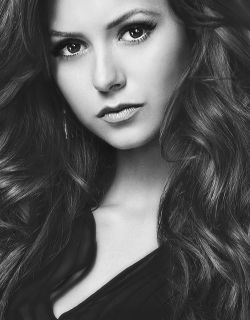Nina Dobrev