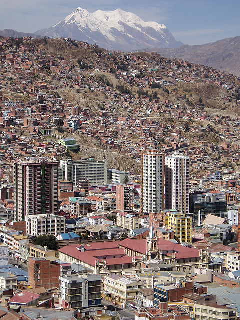 Panoramic view on La Paz, the highest capital in the world, Bolivia (by rolanlopez).