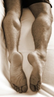 bulletpr88f:  those calves. the arches in his feet….