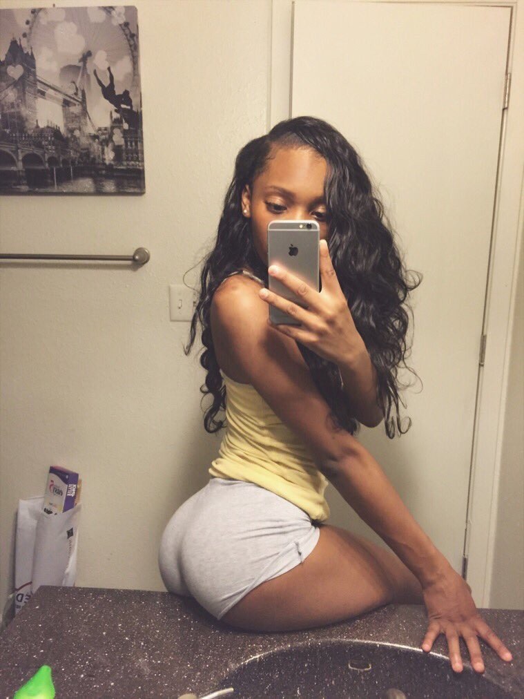 betterknownaspapi:  xesap:  Send me a message 🏊🏾  😜
