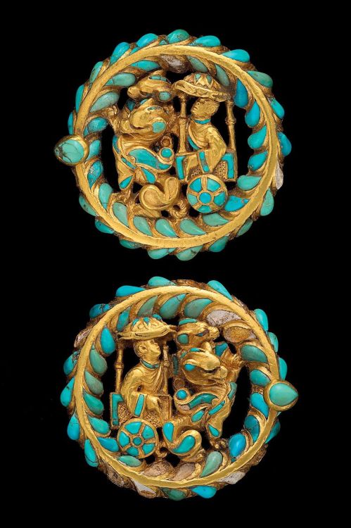 archaicwonder:1st Century AD Gold, Turquoise and Carnelian Boot Buckles depicting a chariot drawn by