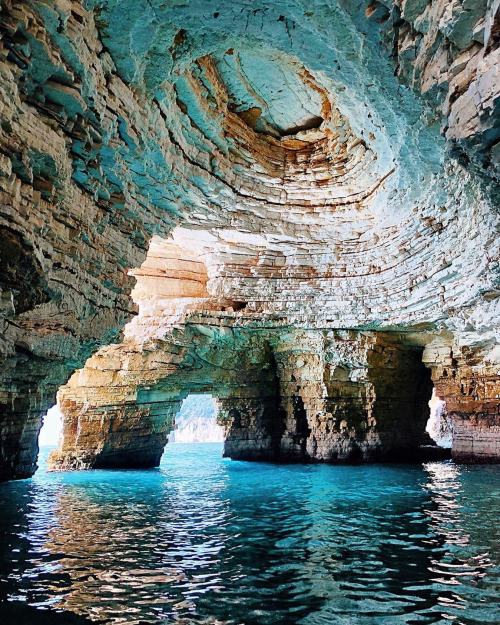 icharous:Grotta del Purgatorio, Gargano, Italy by @icharous