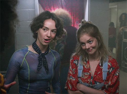 germanlauren:Brigette Lundy-Paine and Samara Weaving as Billie and Thea in Bill &amp; Ted Face 