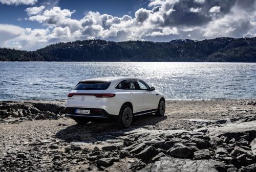 An Unparalleled, Electric Driving Performance: Our EQC. More Info Here About Our Electric Beauty: Mb4.me/eqc-com_twr 