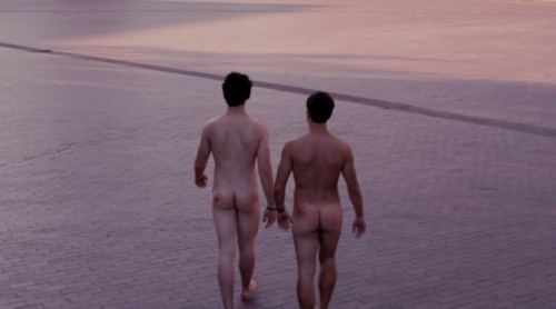 ngaging:  allmalecelebs:  Miles Teller and Skylar Astin  See More @ AllMaleCelebs - Index  👍😌