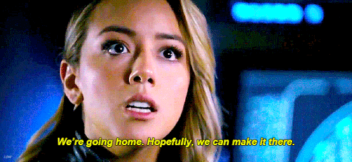 agentlukaofshield:Jemma Simmons @ anything that tries to stop her from getting to Fitz: {ง'̀-‘́)ง