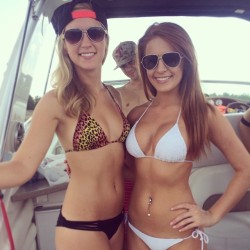 ladiesoftexas:  A couple of texas hottie