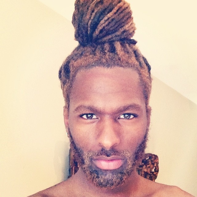 freakygeekyblerd:  fuckyeahmenwithlocs:  I found Jesus y’all!!! He’s Black and