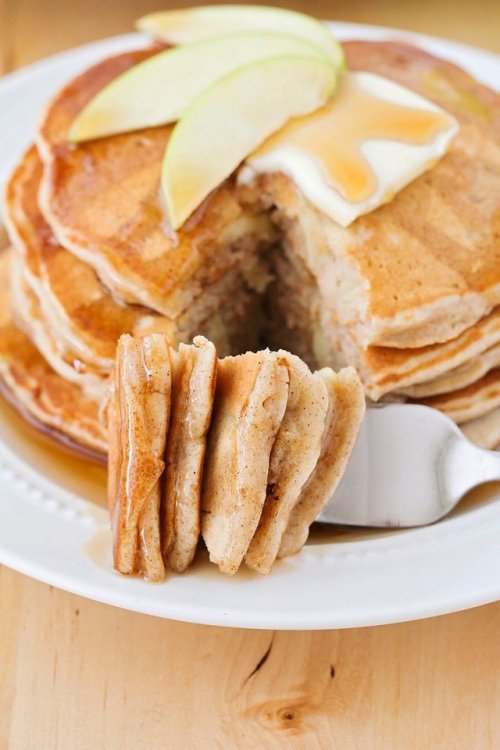 Porn photo foodffs:  Apple Cinnamon Pancakes Follow