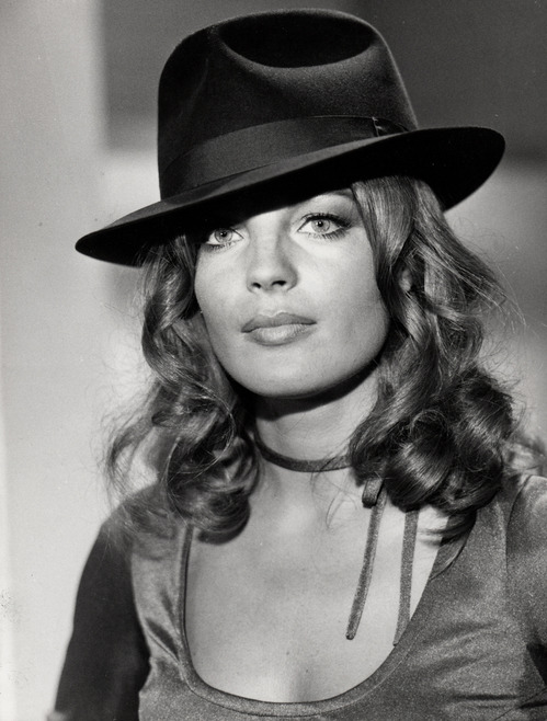 gatabella:Romy Schneider wearing Yves Saint Laurent in the film Max et les Ferrailleurs,