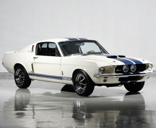 khpsblog:utwo:Mustang GT500© motorclassicsOne bad GT 500, how beautiful…