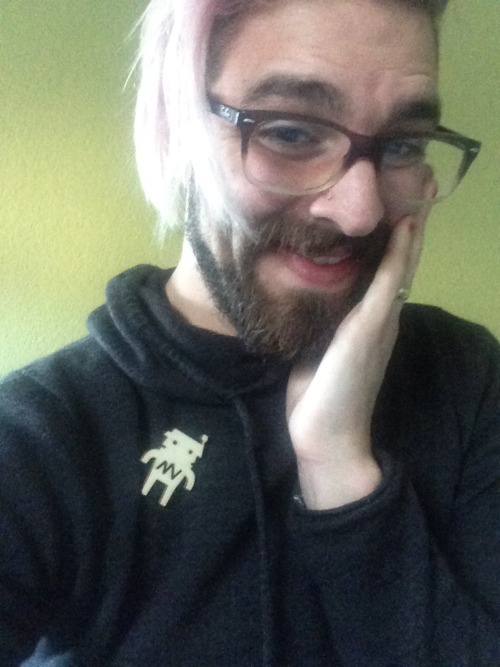 thecutestrobot:2015 has been a fucking trip - I started it with a beard, and will be ending it on ho