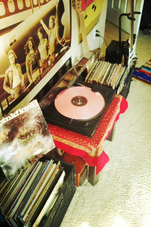 peachbikini:  Pink Floyd // A Saucerful of Secrets 