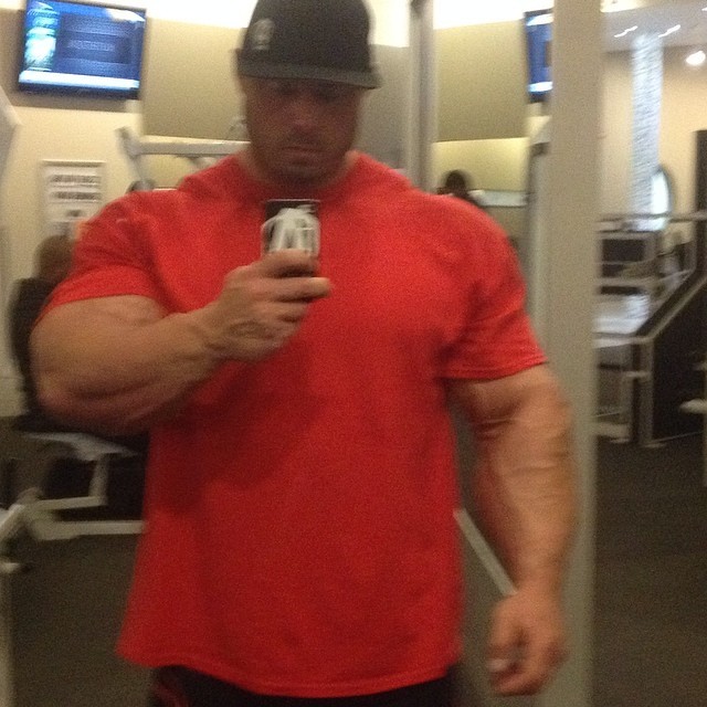 drwannabe:  Frank McGrath at 265 pounds   I want an Animal case for my phone damn