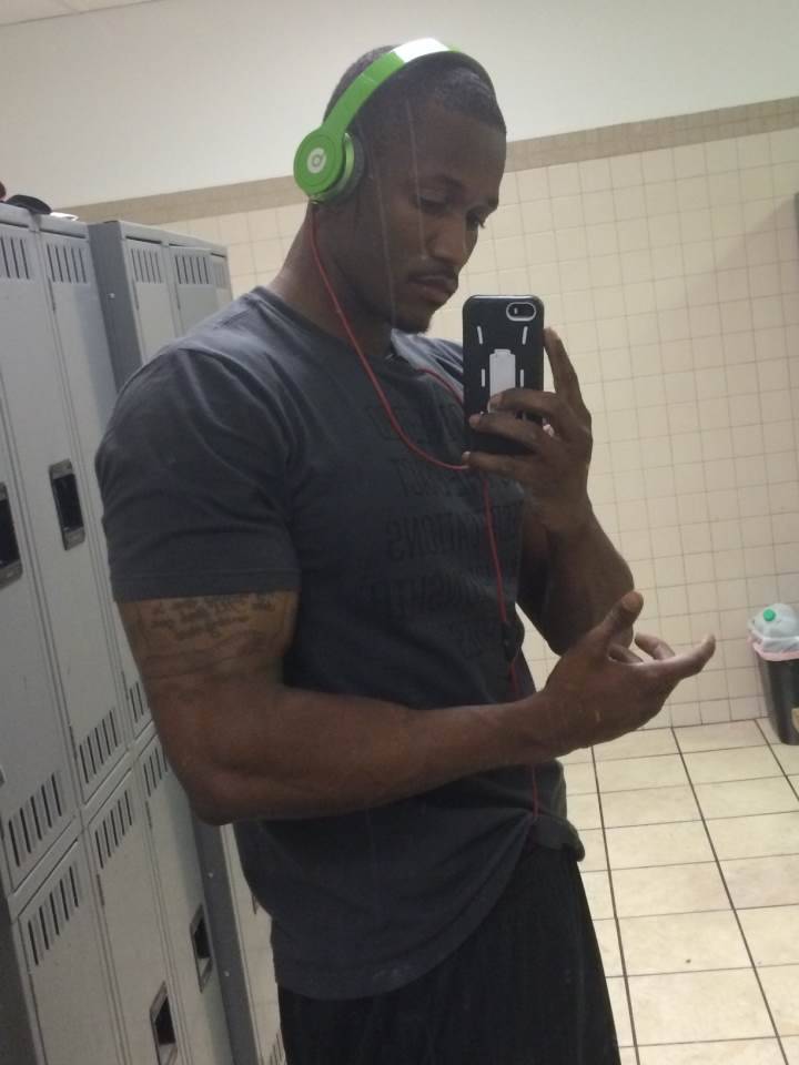 texaslove2013:  tightholebigdick:  I need ALL of him http://tightholebigdick.tumblr.com/