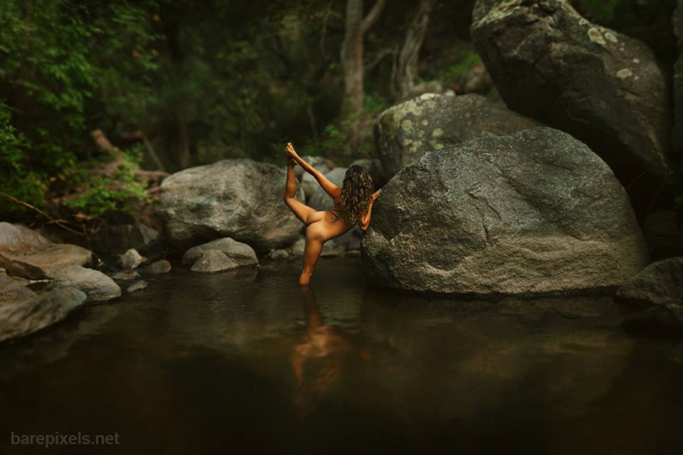 emberartsworld:  Photographer: Barepixels