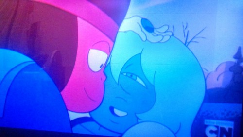 tarajenkins:  awesomeiness:  Neck Kisses!! <3That was the cutest thing you guys!  afgk I know what I’m drawing once I can!