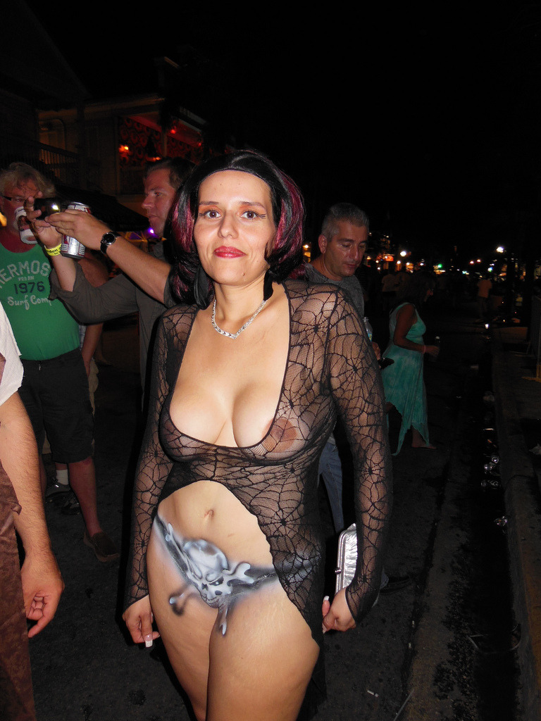 revealingoutfits:  Fantasy Fest Flickr - beachdude46 