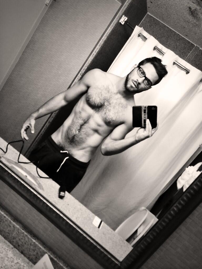 colungafrank:  TOMMY DEFENDI’S DICK