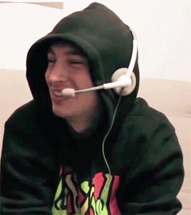 glowigneyes:Tyler Joseph  @ EBS