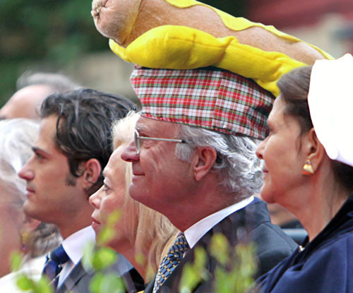 hannah-vampire-hunt:  mother-rucker:   King Carl XVI Gustaf of Sweden Wearing Silly Hats   I scrolled down expecting an explanation  This man needs to live forever 