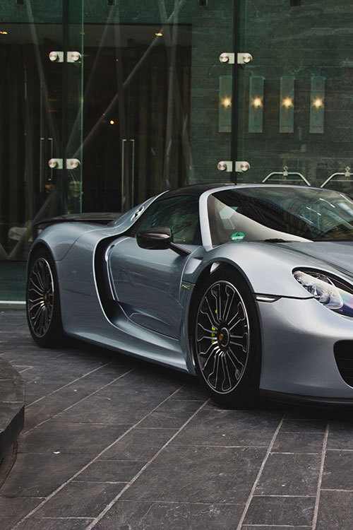 918 | © | AOI 