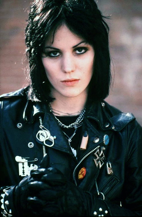 rock-n-roll-is-religion:  Joan Jett, by Neil Zlozower 