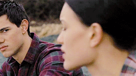cmpassionatesoul:twilight saga meme: [½] female characters → leah clearwater“That’s the funny