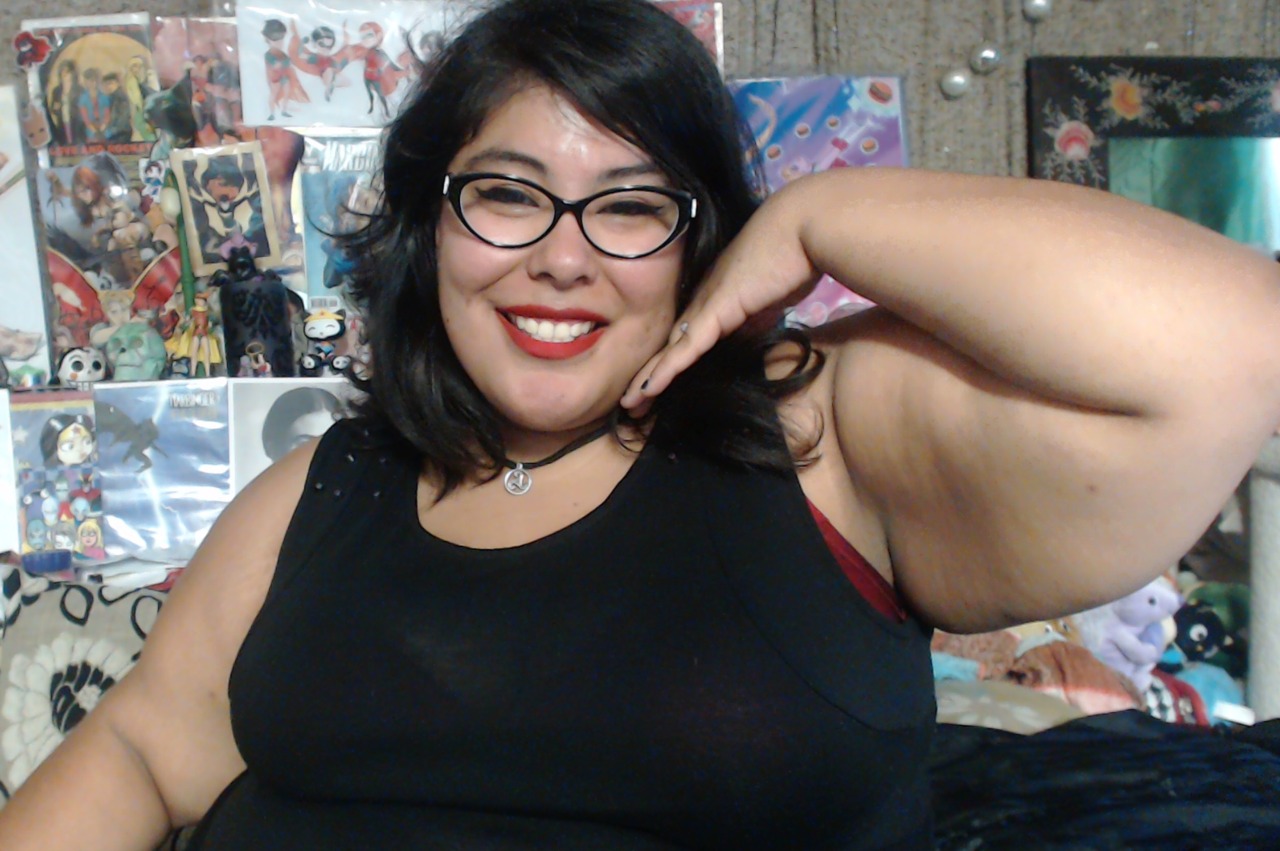 hantisedeloubli:  kristineirl:  fat girls with huge arms, discolorations, and double