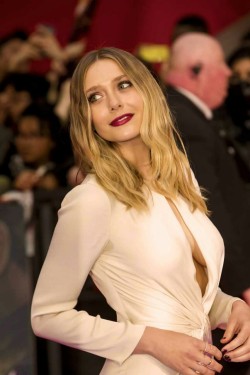 kn0wy0u:  Elizabeth Olsen  @kn0wy0u