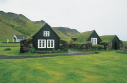 ohverytired:  Turf homes in Iceland 