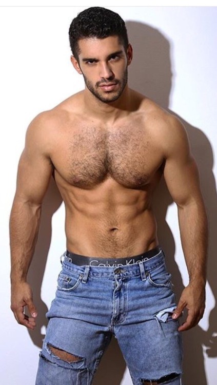 Hotguysnjeans